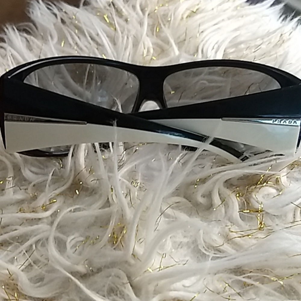 Sunglasses - Picture 2 of 8